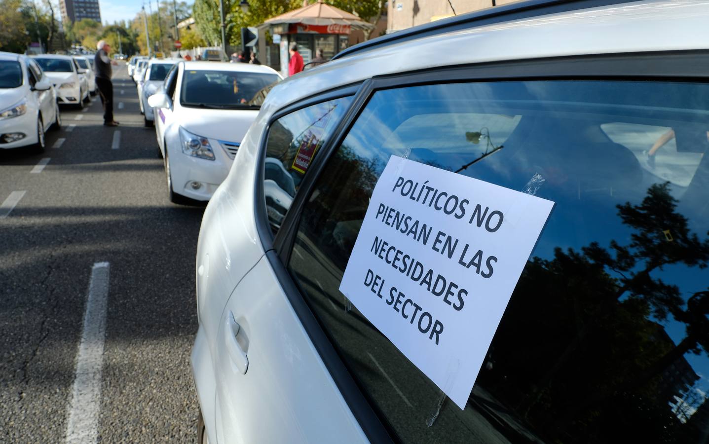 Los taxistas de Valladolid vuelven a reclamar la jornada de 16 horas