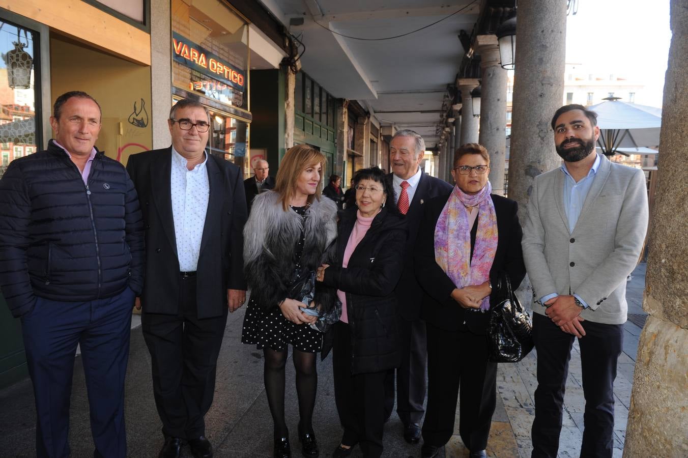 Francisco Rodríguez, Mariano Carbajo, alcalde de Barcial de la Loma; Rosa María Herrero, Loli Balcarza, Anacleto Alegre, alcalde de Villamuriel, Celerina Herrero y Miguel Ángel Herrero.