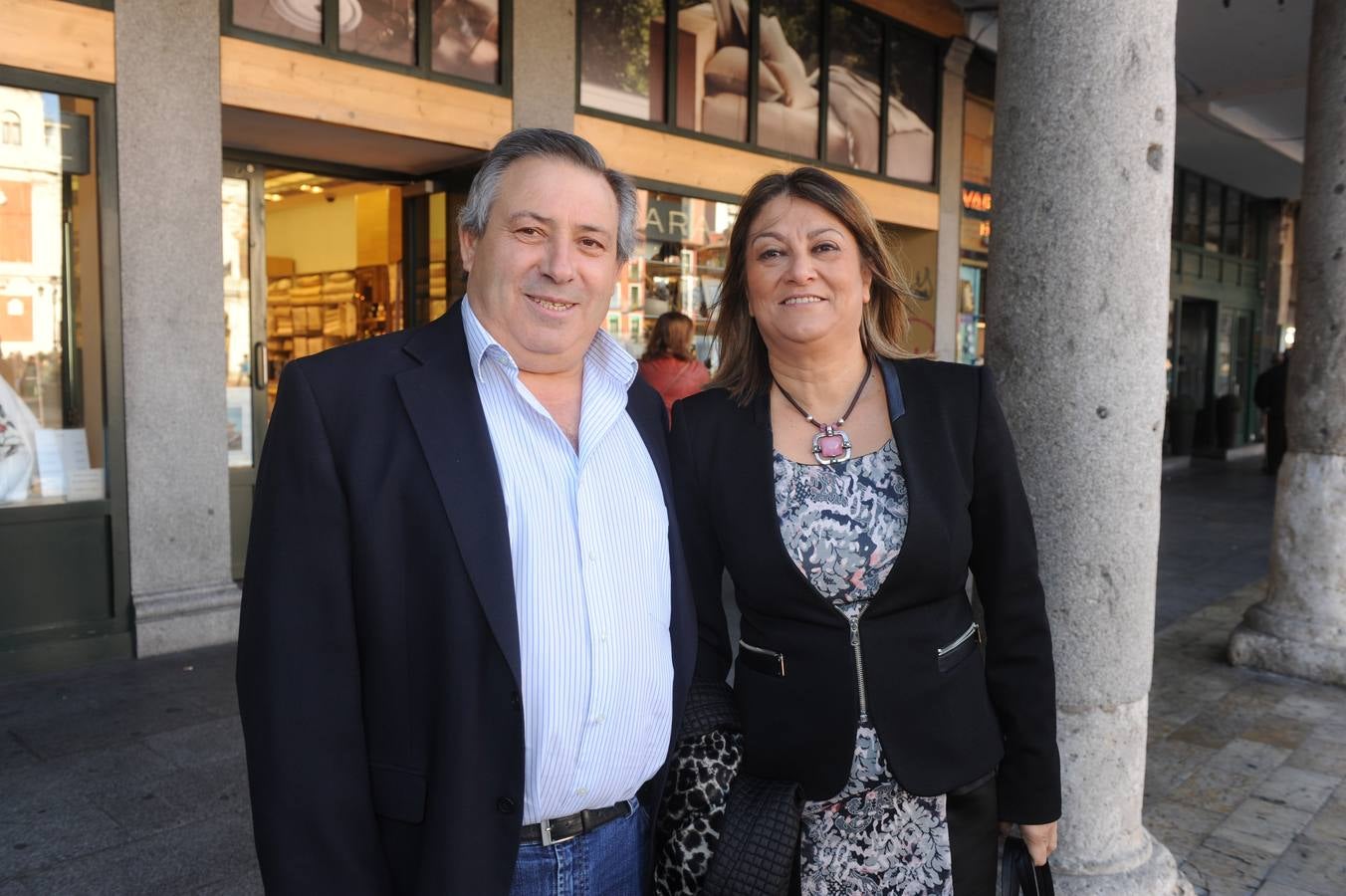 José Antonio Alonso, concejal del PSOE en Serrada; y Teresa López, alcaldesa de Medina y sercretaria provincial de los socialistas.