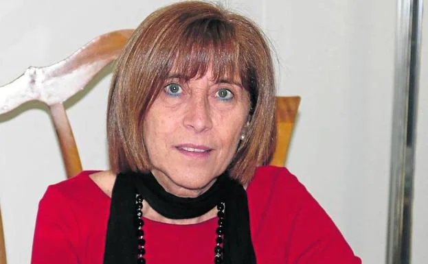 Rosa María Gil López en el despacho que tiene AMAV en al sede del Colegio de Valladolid.