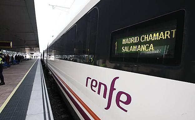 Detalle de un tren que cubre la línea entre Salamanca y Madrid. 