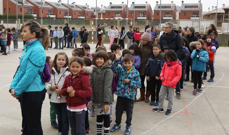 Se ha celebrado este jueves en nueve centros educativos de forma simultánea. La iniciativa ha querido promover la sensibilizacion de los menores contra la violencia de género.