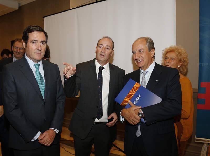 El presidente del Grupo Siro recibe el premio CPOE en Palencia