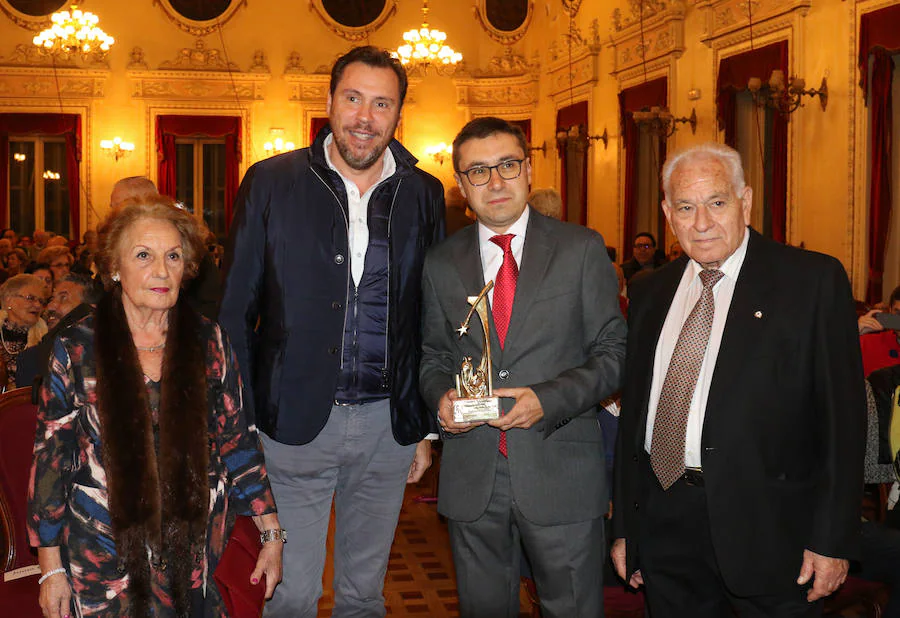 Entrega del Prmio de la Asociación Belenista al Periodista Angel Cuaresma