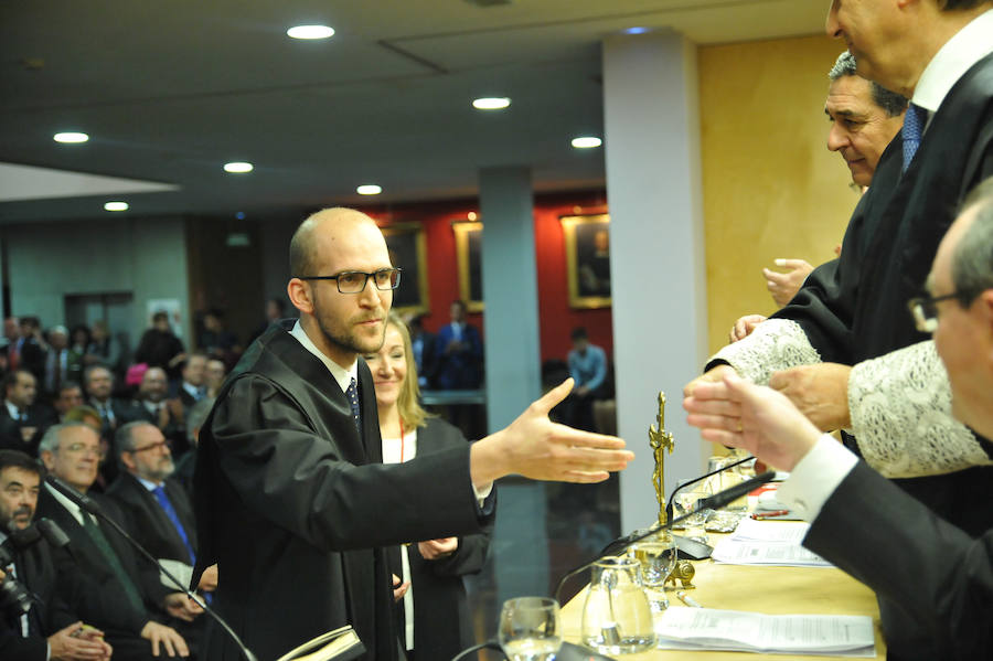 El Colegio de Abogados de Valladolid entrega insignias y reconocimientos durante su fiesta colegial