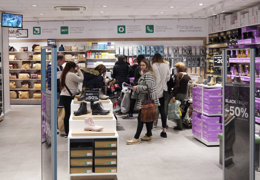 El Black Friday llena las tiendas en Salamanca