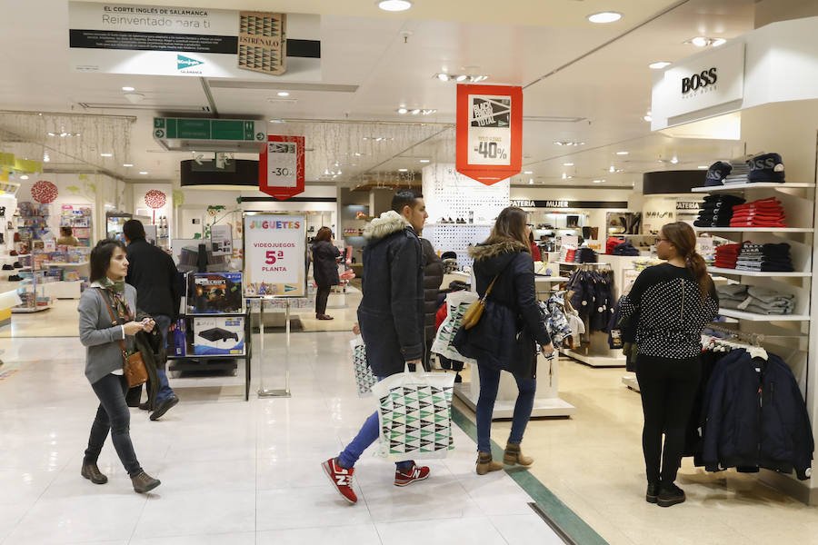 El Black Friday llena las tiendas en Salamanca
