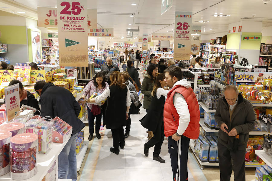 El Black Friday llena las tiendas en Salamanca