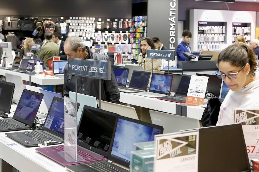 El Black Friday llena las tiendas en Salamanca