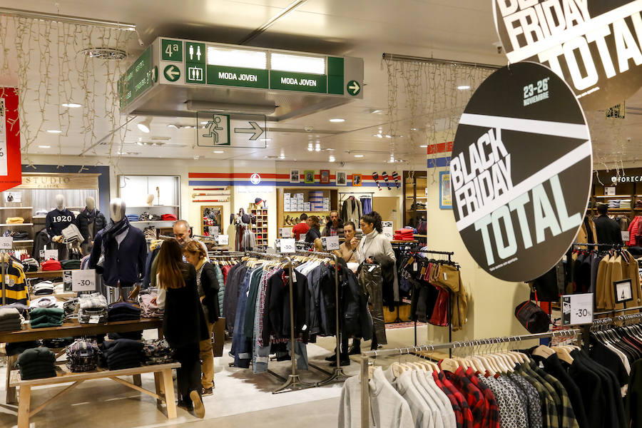 El Black Friday llena las tiendas en Salamanca