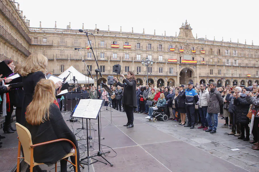 Actos contra la violencia de género en la Plaza Mayor de Salamanca