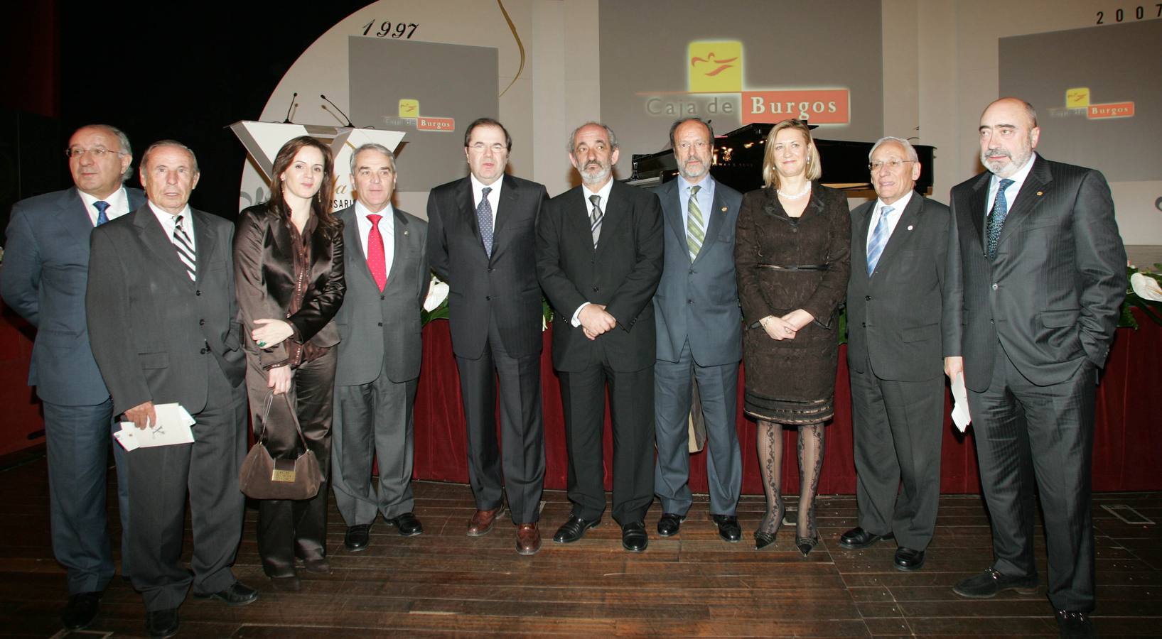 24.01.07 Julio Fermoso, Feliciano Blázquez, Silvia Clemente, José Ignacio Mijangos, Juan Vicente Herrera, Santos Llamas, Javier León de la Riva, Pilar del Olmo, Atilano Soto y José María Arribas en la celebración del décimo aniversario de la Fundación del Patrimonio Histórico de Castilla y León en el Teatro Calderón.