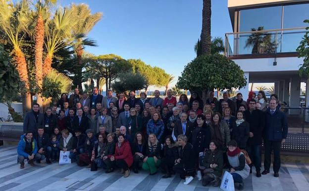 Participantes en la V Asamblea Nacional de la Asociación de los Pueblos más Bonitos de España que se desarrolló ayer en Mojácar.