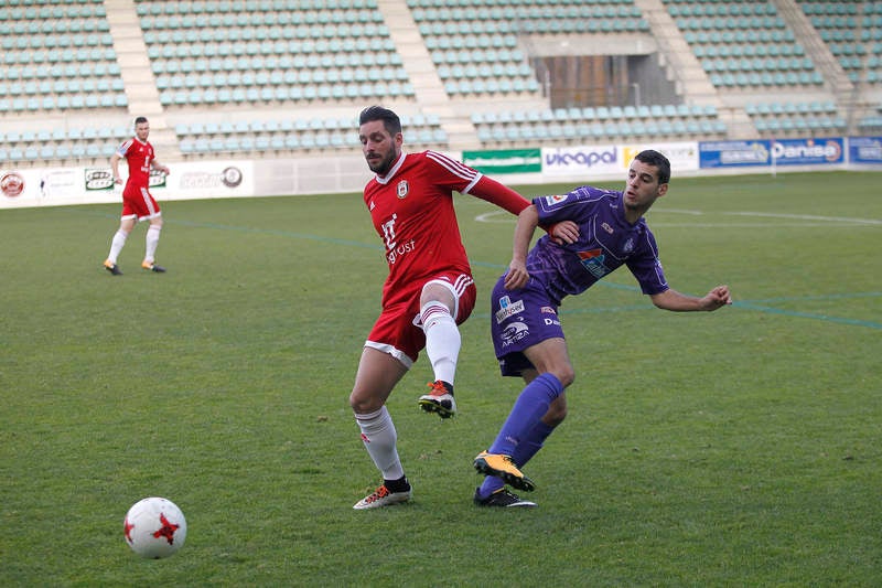 La falta de puntería castigó al equipo palentino, que creó múltiples ocasiones ante el Ávila