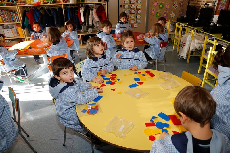 Tenacidad, humildad y gratitud marcan la tarea de la educación en valores cristianos que recibe el casi centenar de alumnos