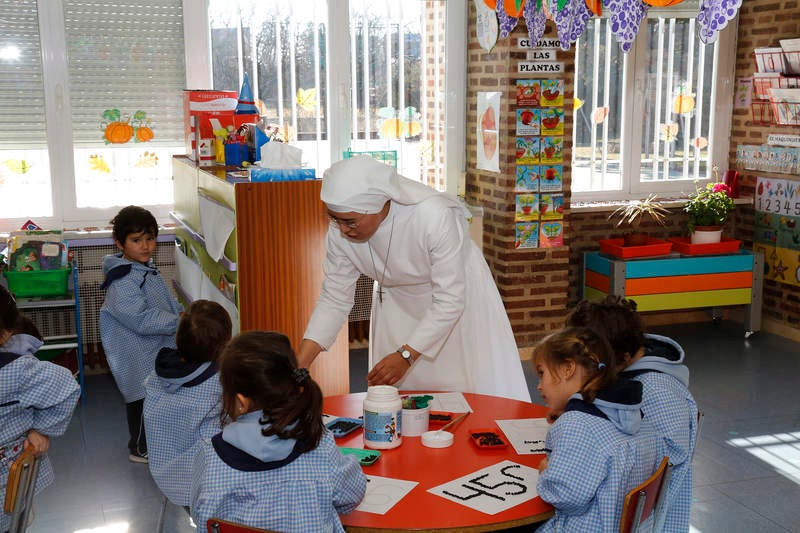 Tenacidad, humildad y gratitud marcan la tarea de la educación en valores cristianos que recibe el casi centenar de alumnos