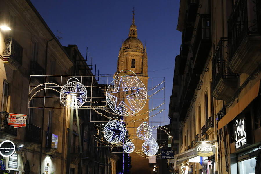 Un total de 40 casetas ofrecerán distintos productos artesanos, alimentarios, de bisutería o de ropa hasta el 8 de enero en la plaza de Anaya