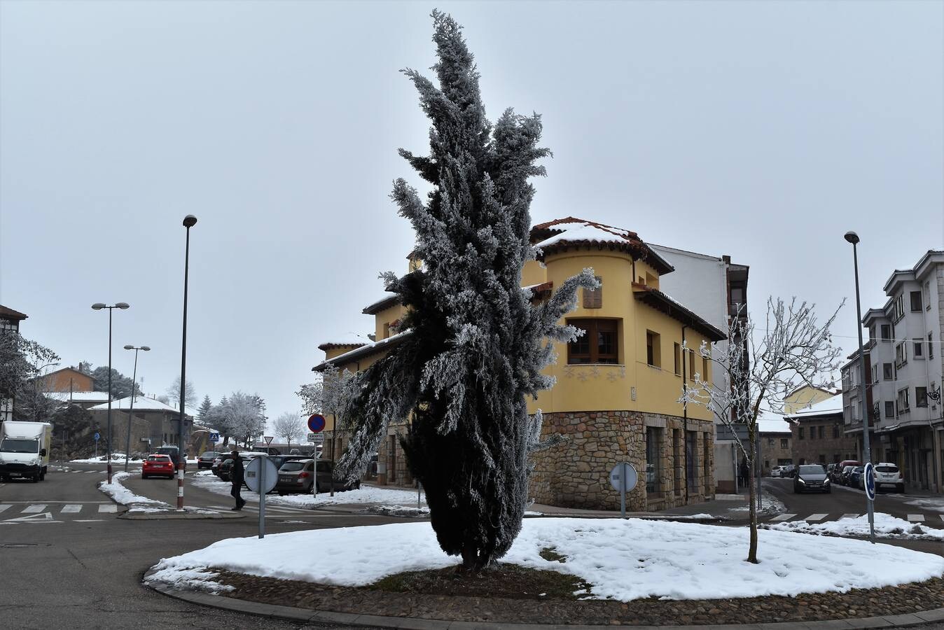 La nieve y el hielo perduran en Aguilar de Campoo