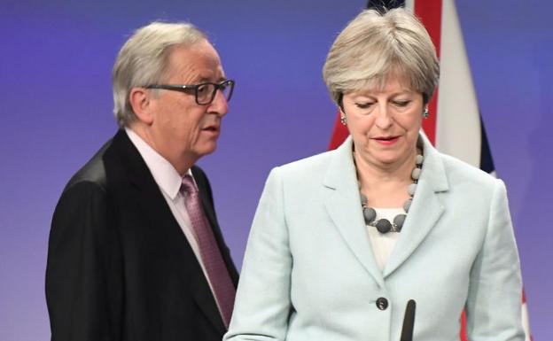 May y Juncker en Bruselas.