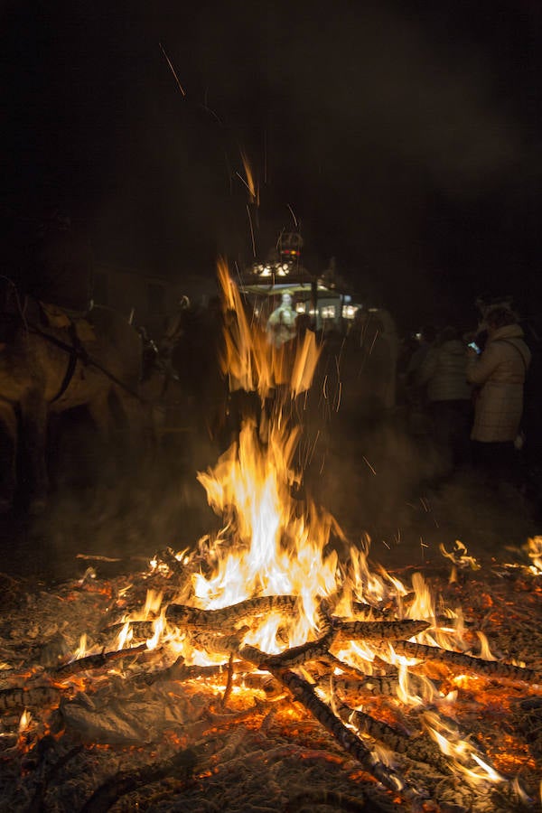 Virgen de los Pegotes en Nava del Rey