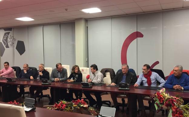 Presentación del Segundo Memorial Nemesio Gómez 'Peque' en la sede de la Federación de Fútbol de Castilla y León.