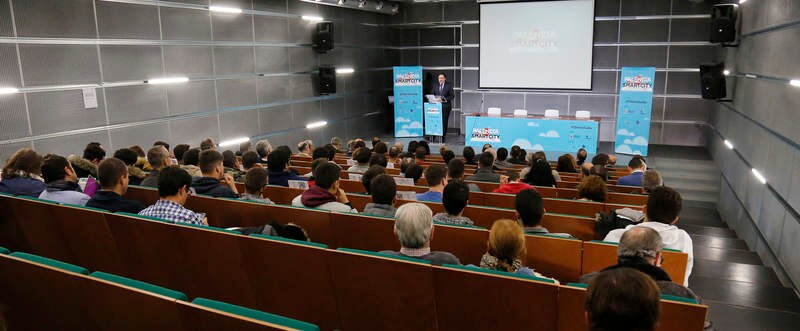 El alcalde, Alfonso Polanco, ha inaugurado el foro organizado por El Norte de Castilla con el patrocinio del Ayuntamiento de la capital y la empresa de aseo urbano Urbaser