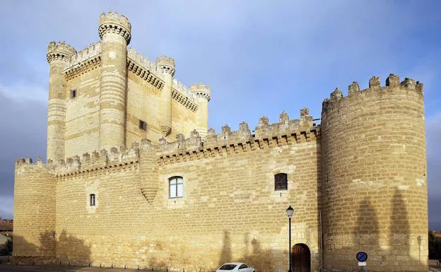 Durante 24 años Las Cortes de Castilla y León encontraron alojamiento en el interior de sus muros. 