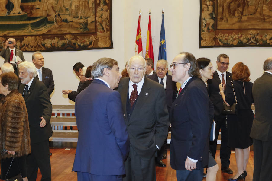 El Rey preside en la USal la presentación del Diccionario Panhispánico Jurídico