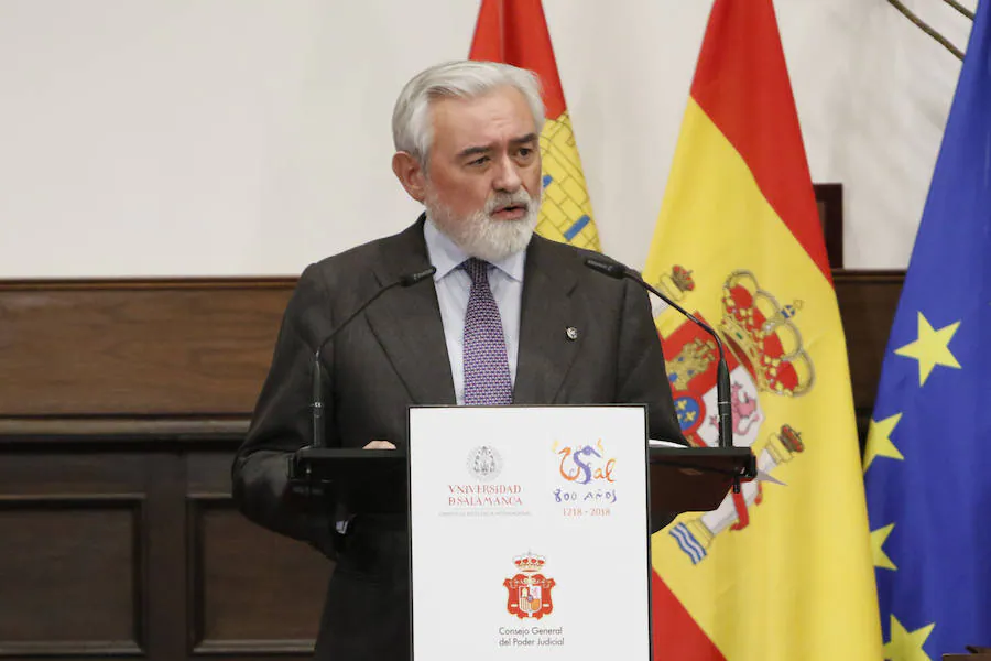 El Rey preside en la USal la presentación del Diccionario Panhispánico Jurídico