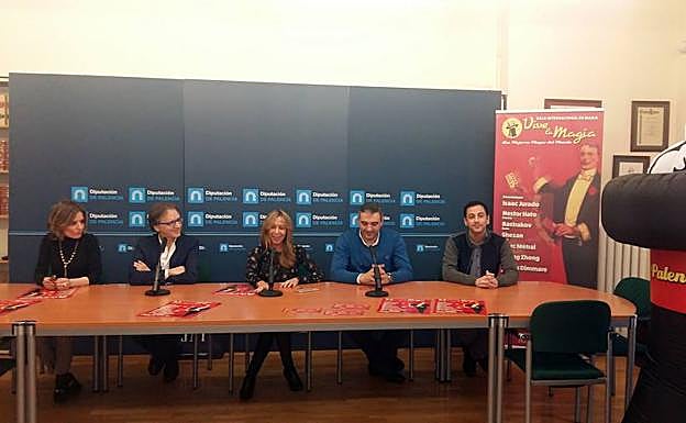 Presentación de la gala de magia en la Diputación.
