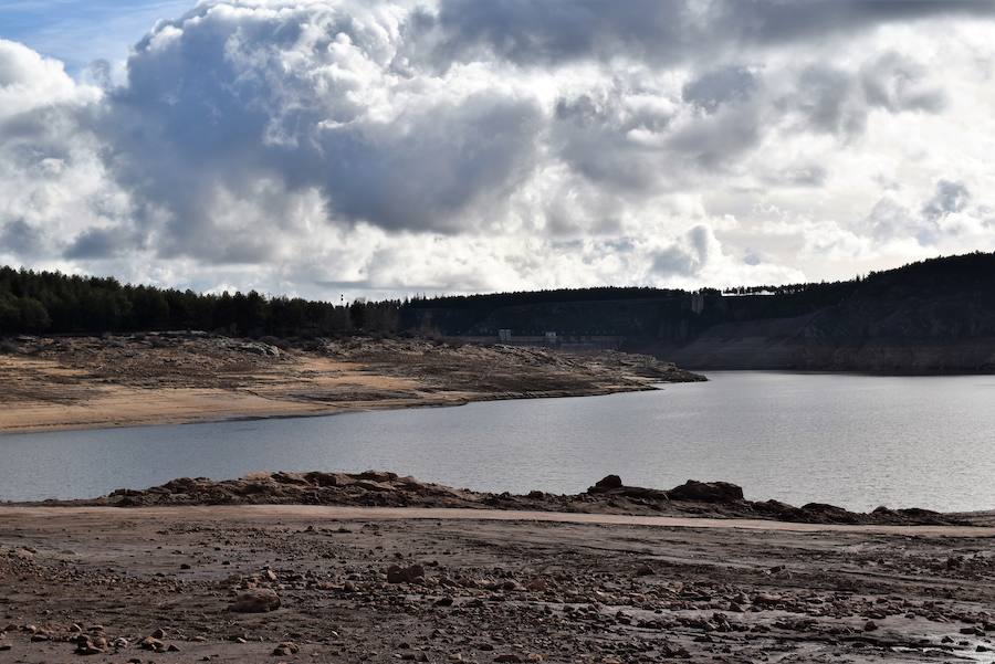 Las imágenes no dejan lugar a dudas. Las precipitaciones que han caído en la Montaña Palentina es insuficiente.