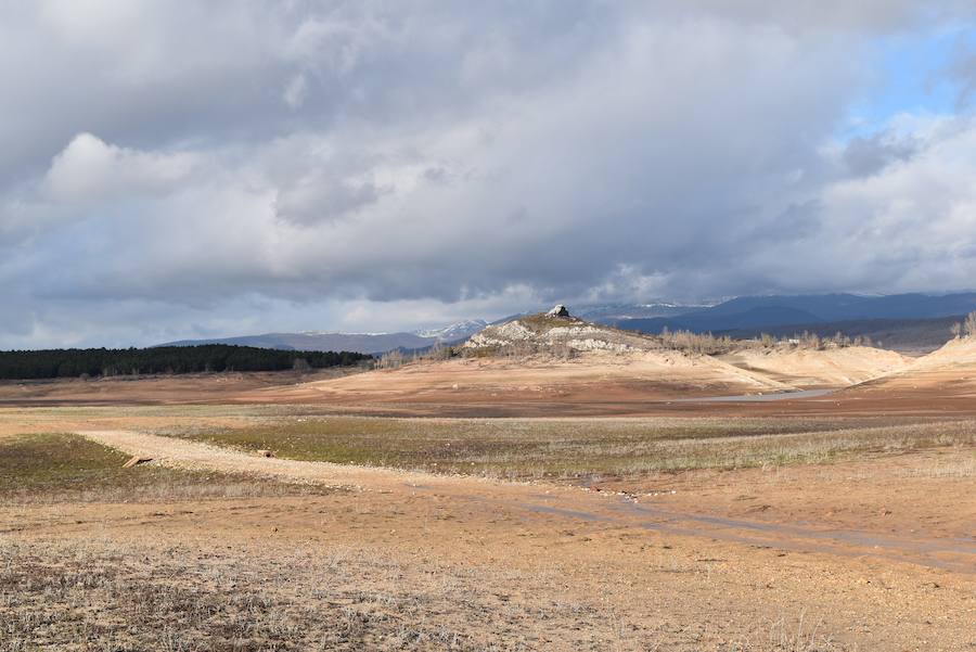 Las imágenes no dejan lugar a dudas. Las precipitaciones que han caído en la Montaña Palentina es insuficiente.