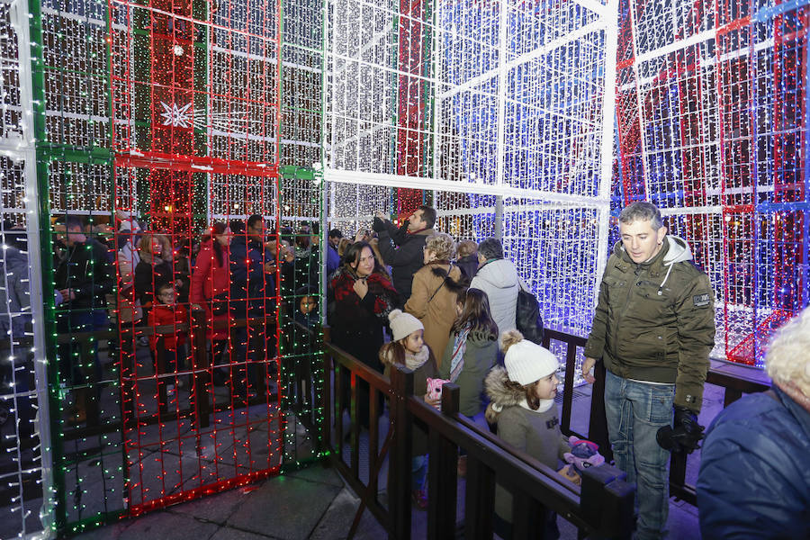 Regalo sorpresa navideño en la Plaza Mayor de Salamanca