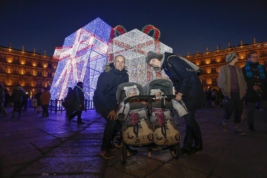 Regalo sorpresa navideño en la Plaza Mayor de Salamanca