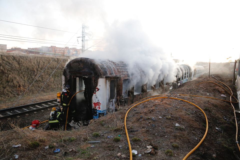 En muy poco tiempo una densa masa de humo cubría el cielo de toda la zona y era visible desde prácticamente toda la ciudad