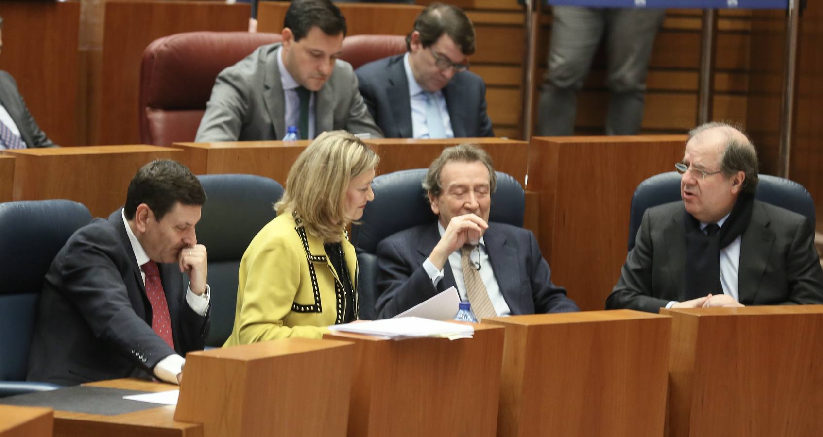 La consejera de Economía y Hacienda, Pilar del Olmo, abrió hoy la primera sesión del pleno que aprobará, previsiblemente, la Ley de Medidas y el proyecto presupuestario que contempla 10.859,2 millones de euros