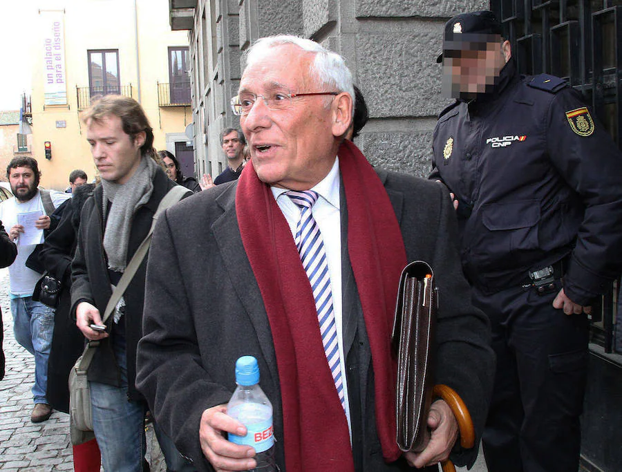 Atilano Soto sale de los juzgados de Segovia tras prestar declaración en enero de 2014.