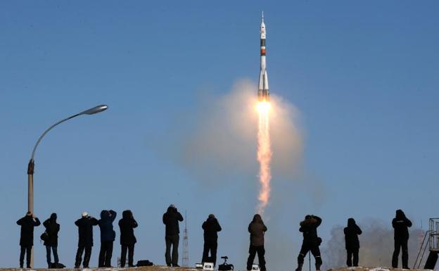 Despegue de la nave rusa Soyuz MS-07.