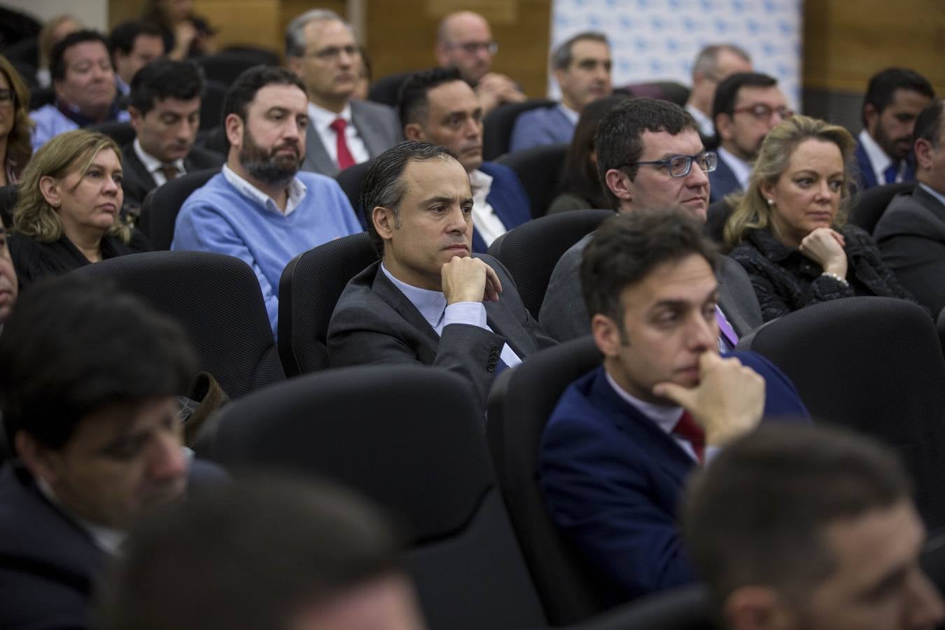 La consejera de Economía y Hacienda de la Junta, Pilar del Olmo, ha anunciado la constitución de dos nuevos fondos de garantía para mejorar los créditos y apuntalar la financiación empresarial en Castilla y León