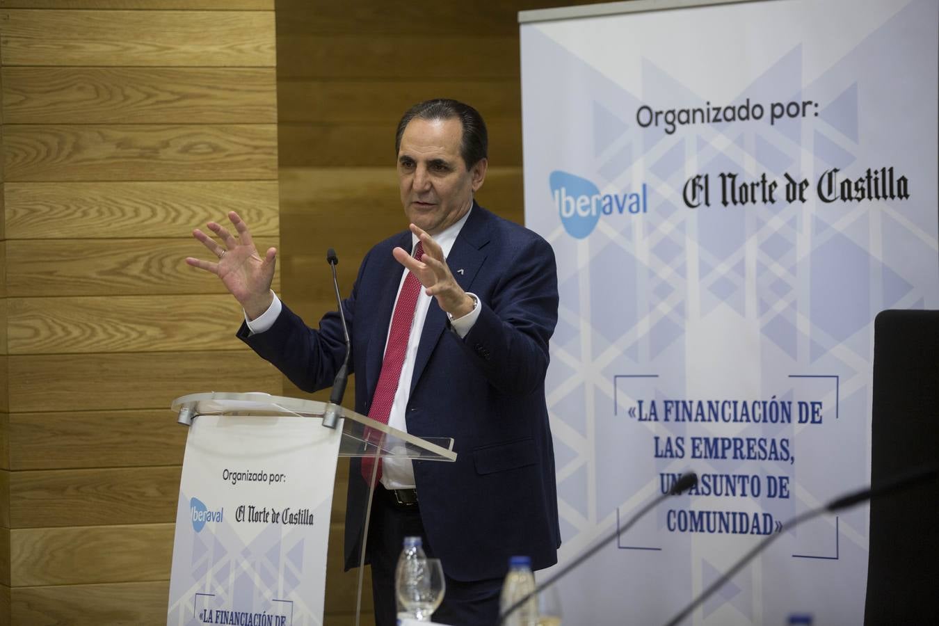 La consejera de Economía y Hacienda de la Junta, Pilar del Olmo, ha anunciado la constitución de dos nuevos fondos de garantía para mejorar los créditos y apuntalar la financiación empresarial en Castilla y León