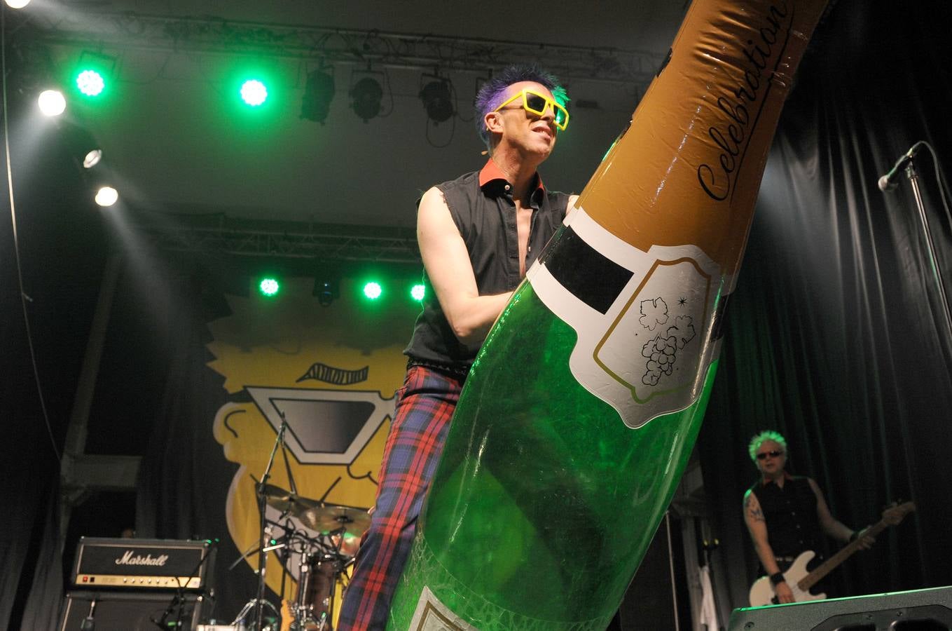 Actuación de Toy Dolls en el LAVA