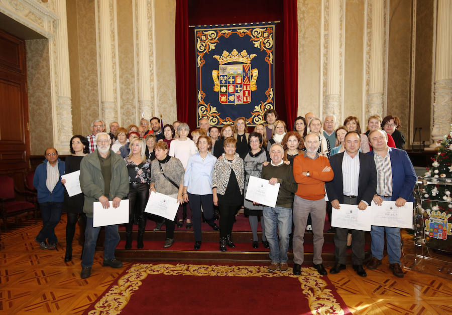 La Diputación homenajea a sus trabajadores por los años de servicio