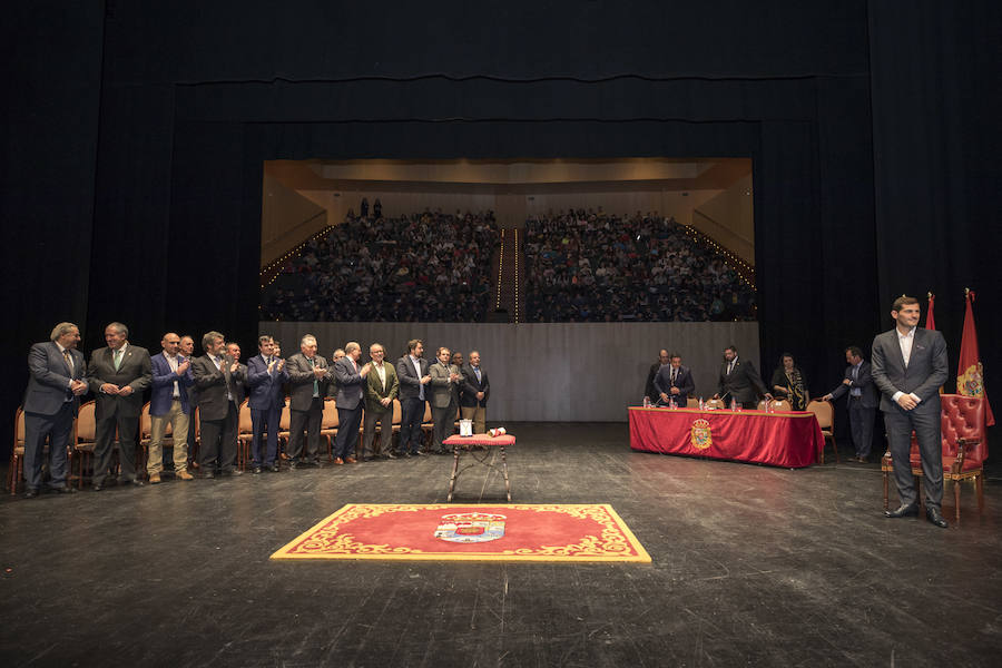 Entrega de la medalla de Oro de la Diputación de Ávila a Íker Casillas