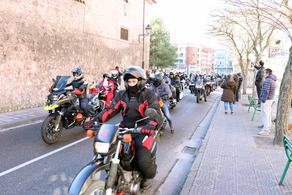 Cerca de 1.000 moteros han participado en la campaña solidaria del Real Moto Club Burgalés