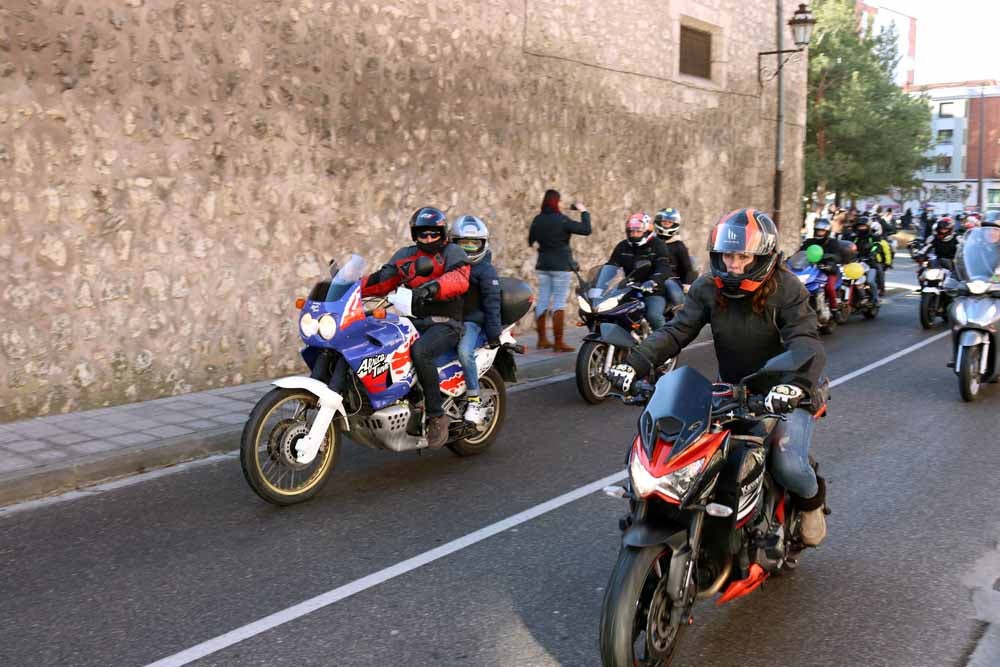 Cerca de 1.000 moteros han participado en la campaña solidaria del Real Moto Club Burgalés