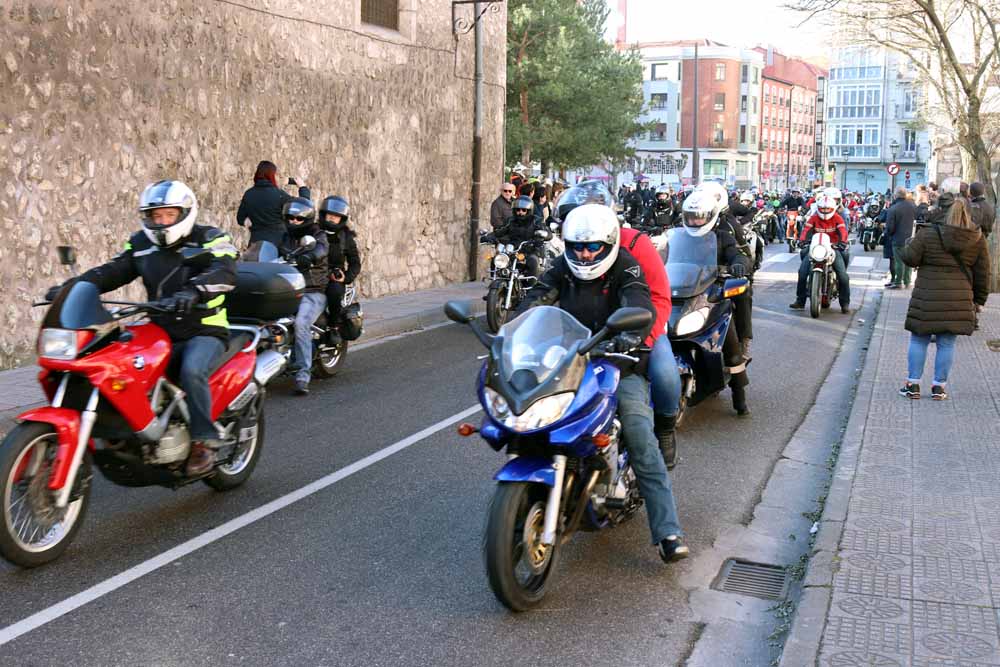 Cerca de 1.000 moteros han participado en la campaña solidaria del Real Moto Club Burgalés