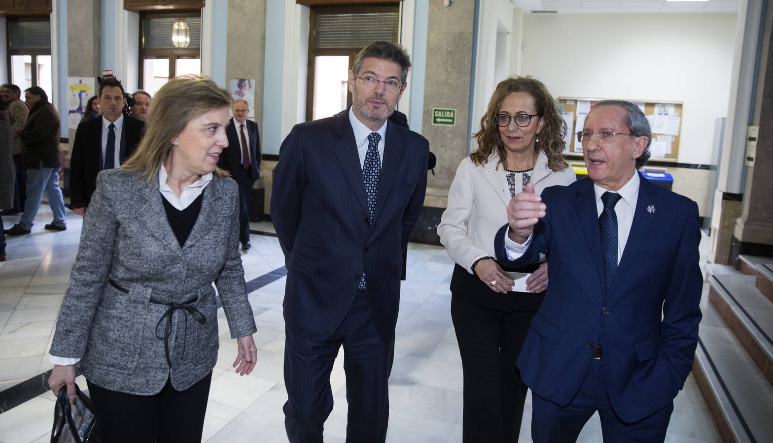 Ante las críticas de algunos sectores, Catalá ha insistido en que se trata de un proceso para dotar a los profesionales de la justicia de instrumentos de gestión para modernizar esa administración