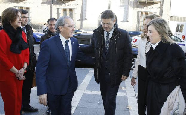 El presidente de la Audiencia y las fiscales reciben al ministro Rarael Catalá.