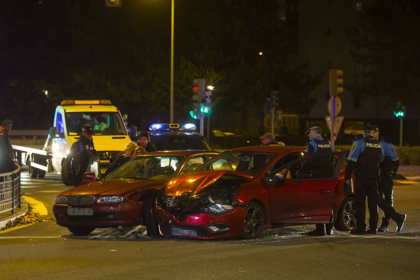 La conductora de uno de los tres vehículos implicados perdió el control de su coche