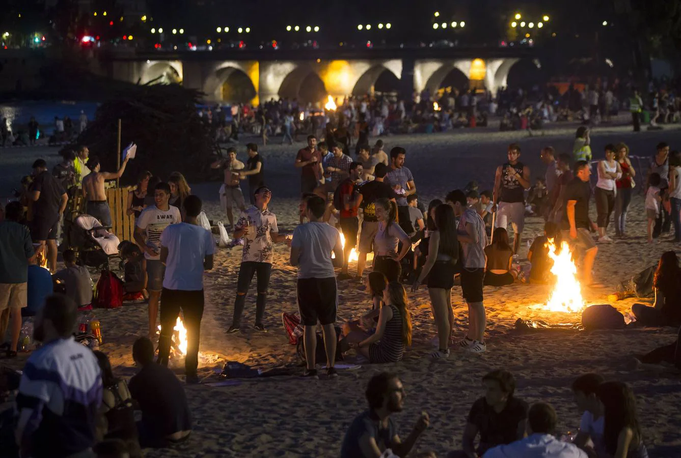 23.06 Noche de San Juan en la Playa de las Moreras.